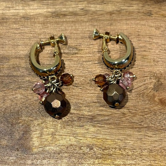 Vintage Style Gold Tone Clip-On Dangle
Earrings | Bronze & Pink Beaded Cluster - Picture 9 of 13